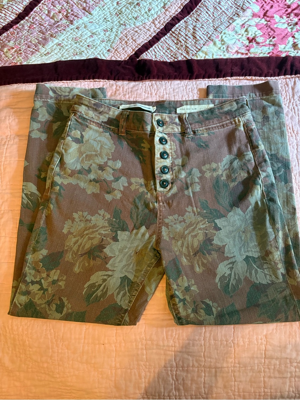 Floral Button-Fly High-Rise Jeans in Dusty Rose and Sage Pilcro size 29 - Picture 3 of 4